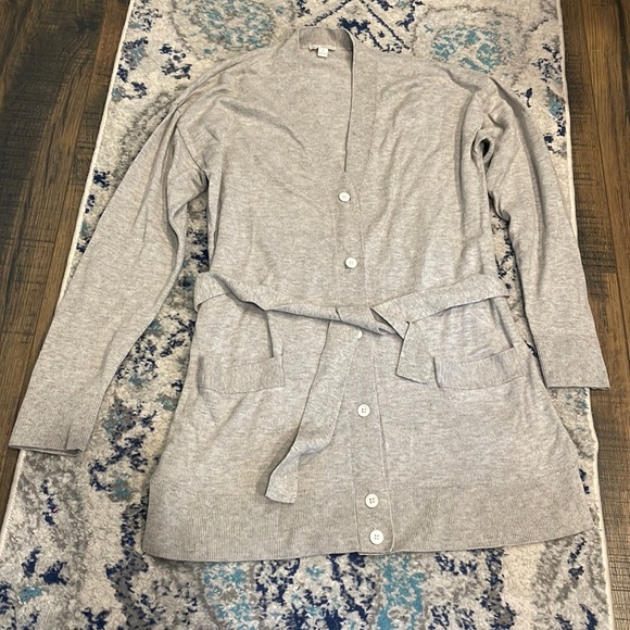 GAP Sweaters - Small GAP cardigan with pockets & tie.